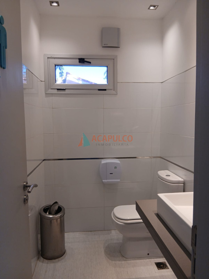 Local Ref.6315 - VENTA Y ALQUILER LOCAL CONSULTORIOS OFICINAS CLÍNICA EN EN PUNTA DEL ESTE 