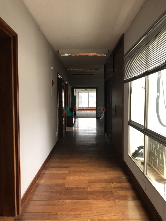 Local Comercial ID.5395 - Amplia oficina en piso alto con hermosas vistas