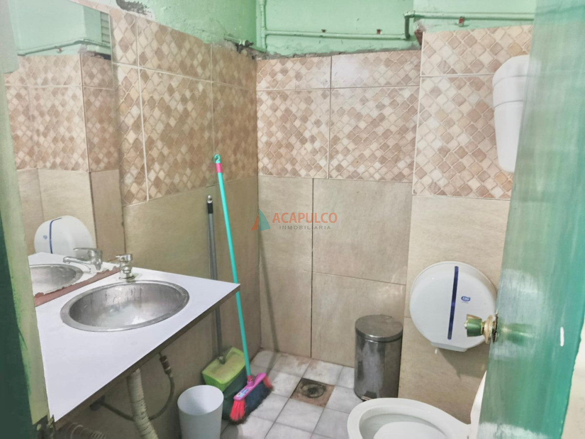 Local Comercial ID.6450 - ALQUILER ANUAL LOCAL CERCA DEL PUERTO!!