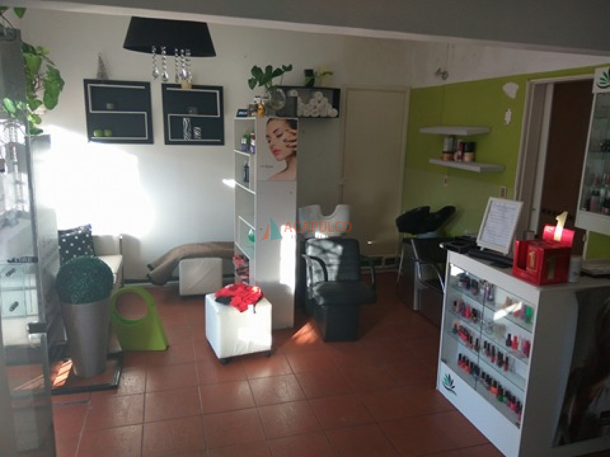 Local Comercial ID.5462 - Venta Local Comercial sobre Avenida en Parque Batlle