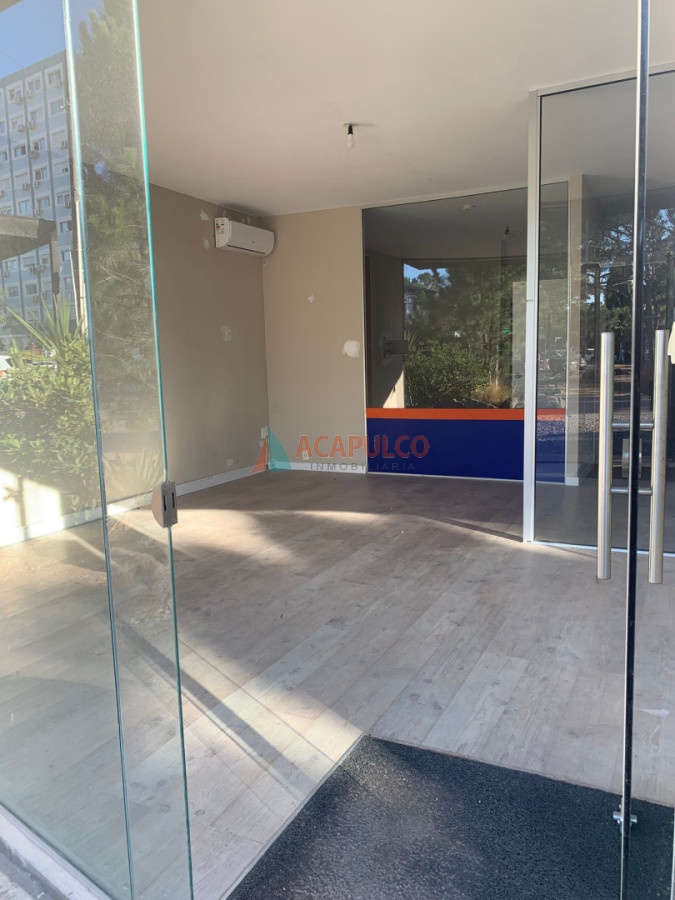 Local Comercial ID.6343 - DOS LOCALES COMERCIALES CON APARTAMENTOS Y DEPOSITO EN ALQUILER 