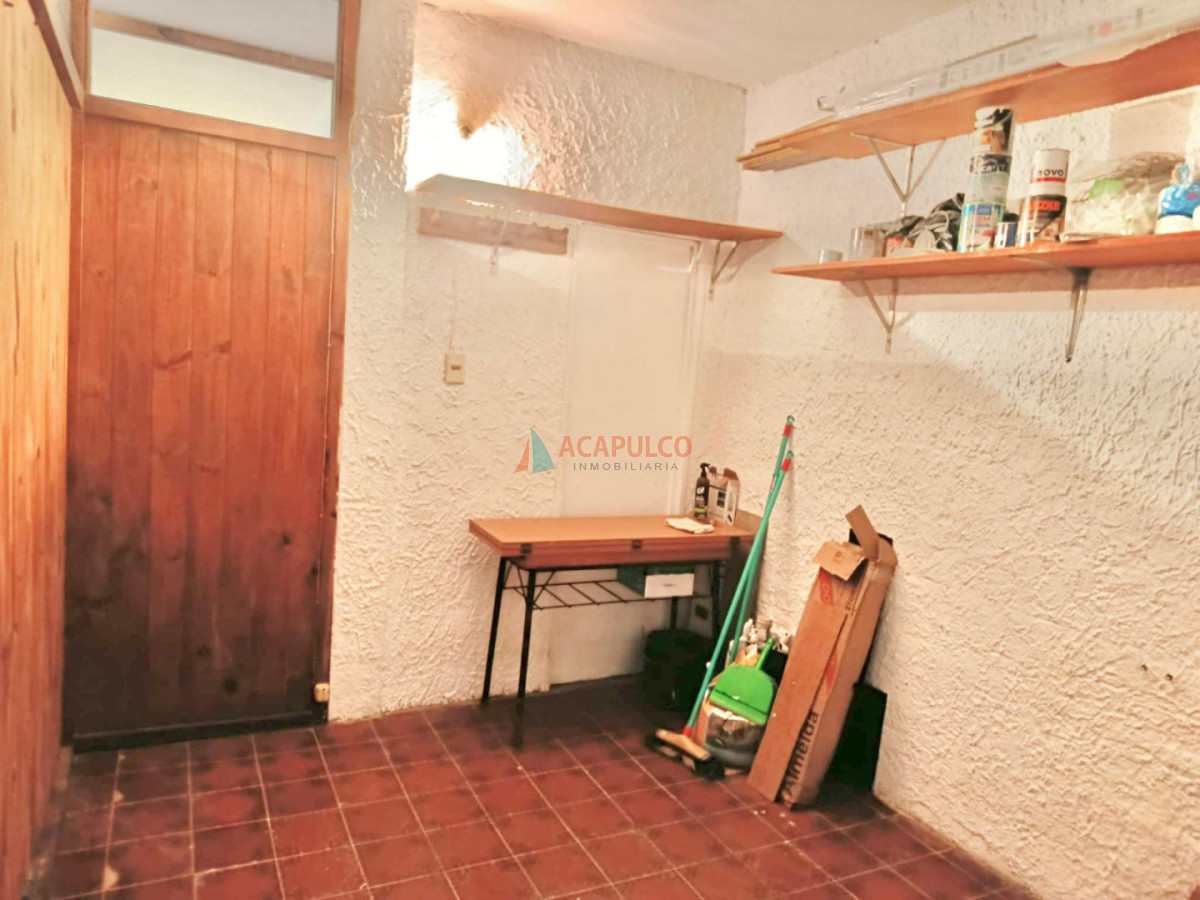 Local Comercial ID.6450 - ALQUILER ANUAL LOCAL CERCA DEL PUERTO!!