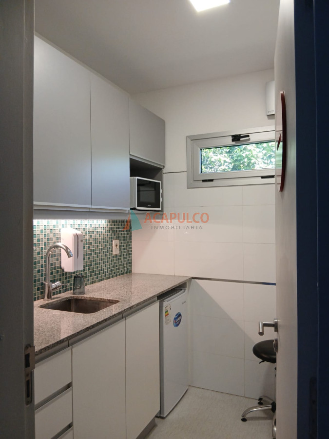 Local Ref.6315 - VENTA Y ALQUILER LOCAL CONSULTORIOS OFICINAS CLÍNICA EN EN PUNTA DEL ESTE 