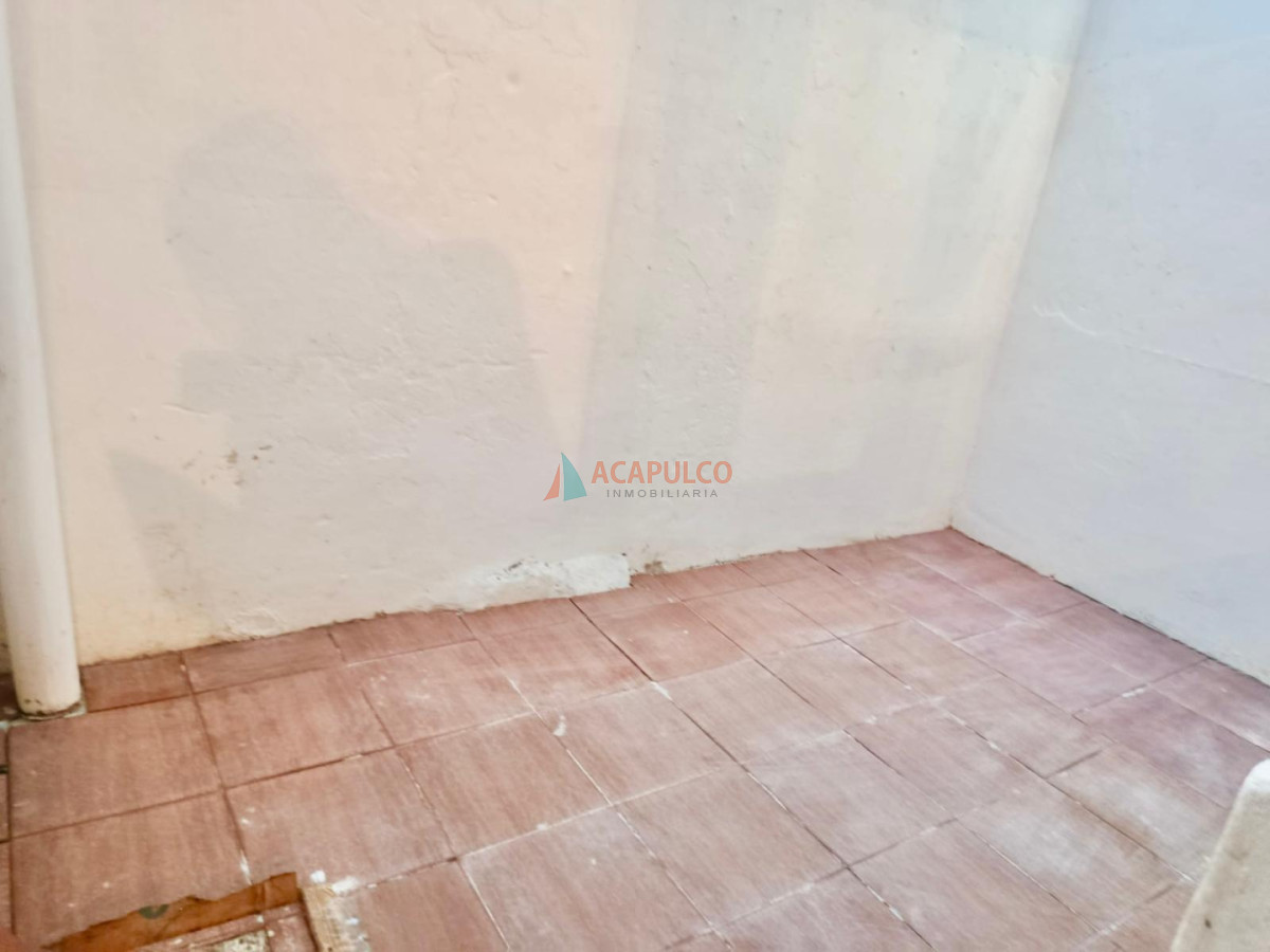 Local Comercial ID.6450 - ALQUILER ANUAL LOCAL CERCA DEL PUERTO!!