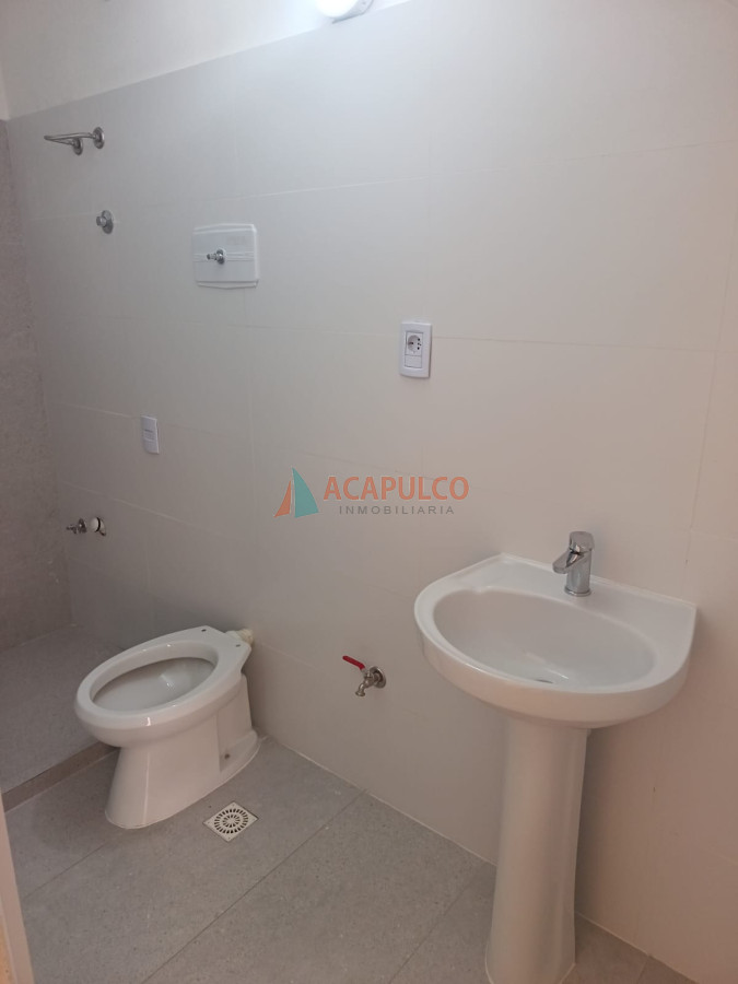 Local Comercial ID.6280 - ALQUILER LOCAL COMERCIAL PUNTA DEL ESTE