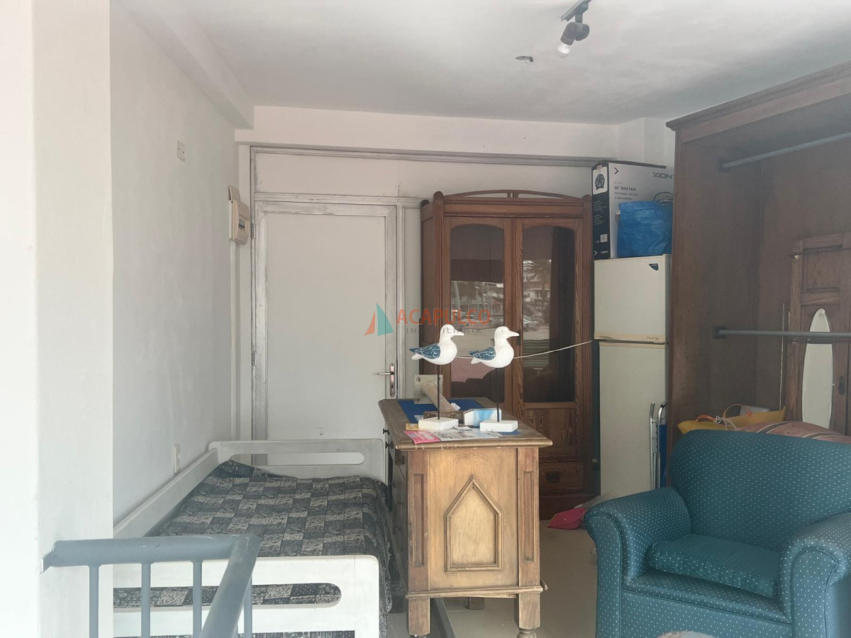 Local Comercial ID.4701 - ALQUILER ANUAL LOCAL CON VIDRIERA Y DEPÓSITO