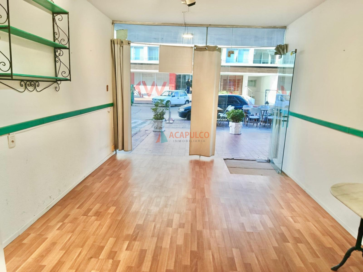 Local Comercial ID.6450 - ALQUILER ANUAL LOCAL CERCA DEL PUERTO!!