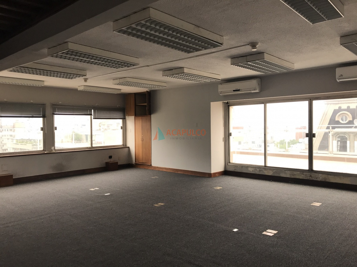 Local Comercial ID.5395 - Amplia oficina en piso alto con hermosas vistas
