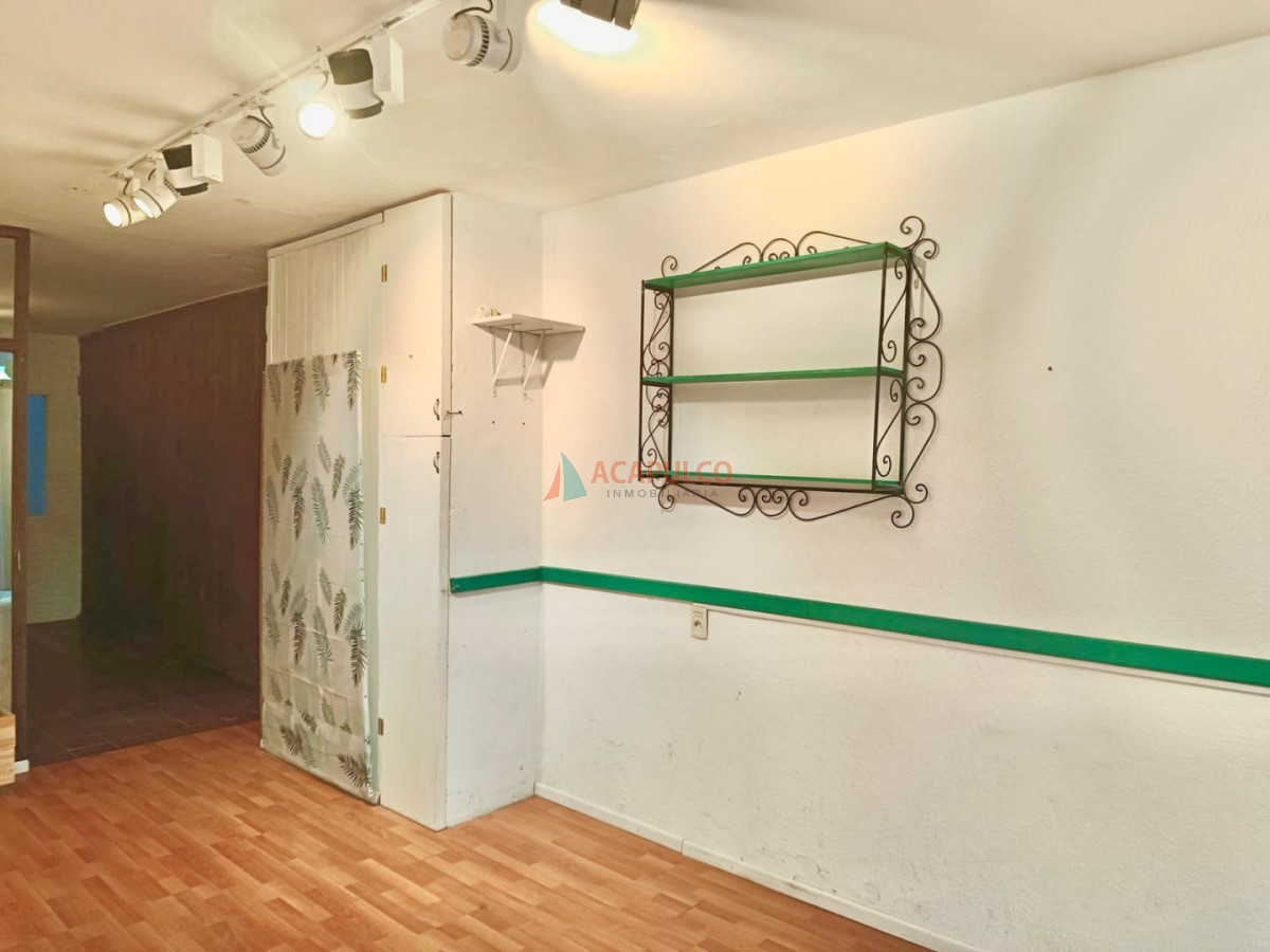 Local Comercial ID.6450 - ALQUILER ANUAL LOCAL CERCA DEL PUERTO!!
