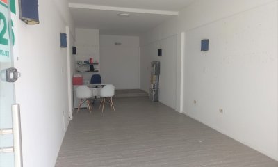 EXCELENTE  LOCAL EN VENTA ZONA COMERCIAL DE PARADA 2 - Punta del Este