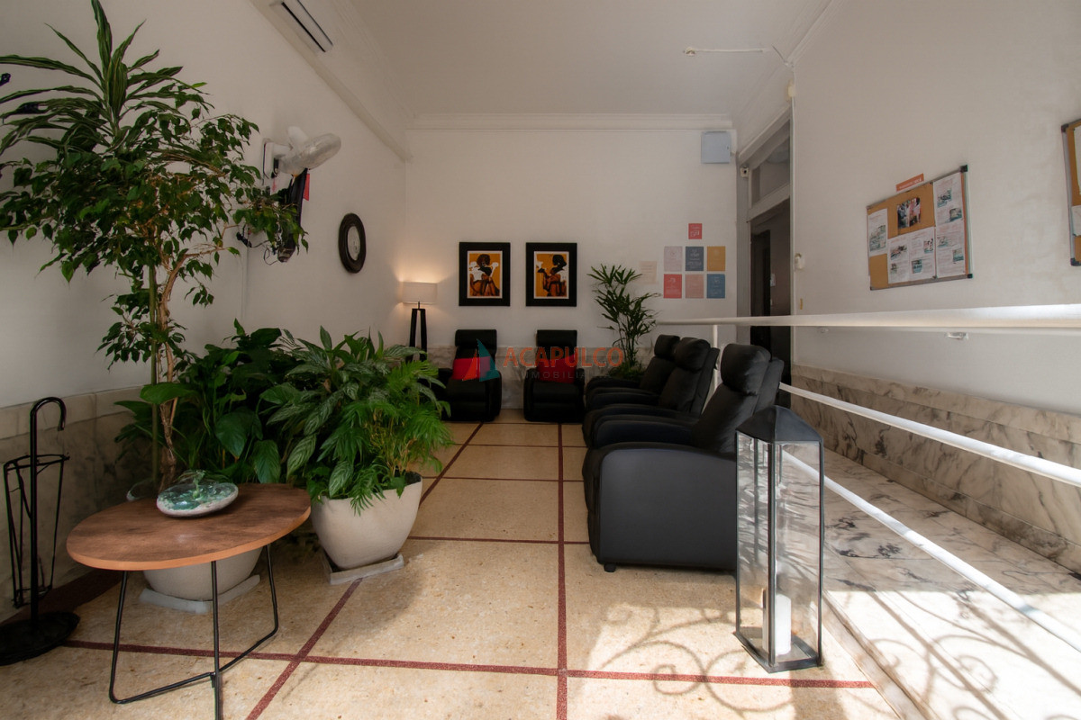Venta Terreno en el centro de Montevideo, se vende con Renta ideal inversion  - ACP6221T