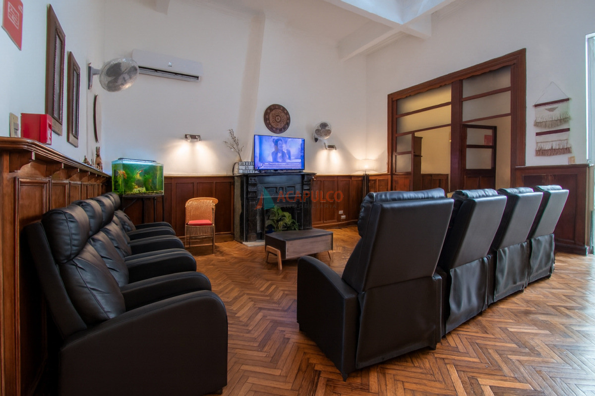 Terreno ID.6221 - Venta Terreno en el centro de Montevideo, se vende con Renta ideal inversion 