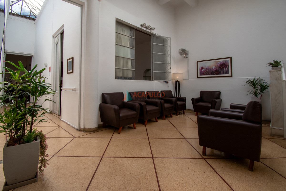 Terreno ID.6221 - Venta Terreno en el centro de Montevideo, se vende con Renta ideal inversion 