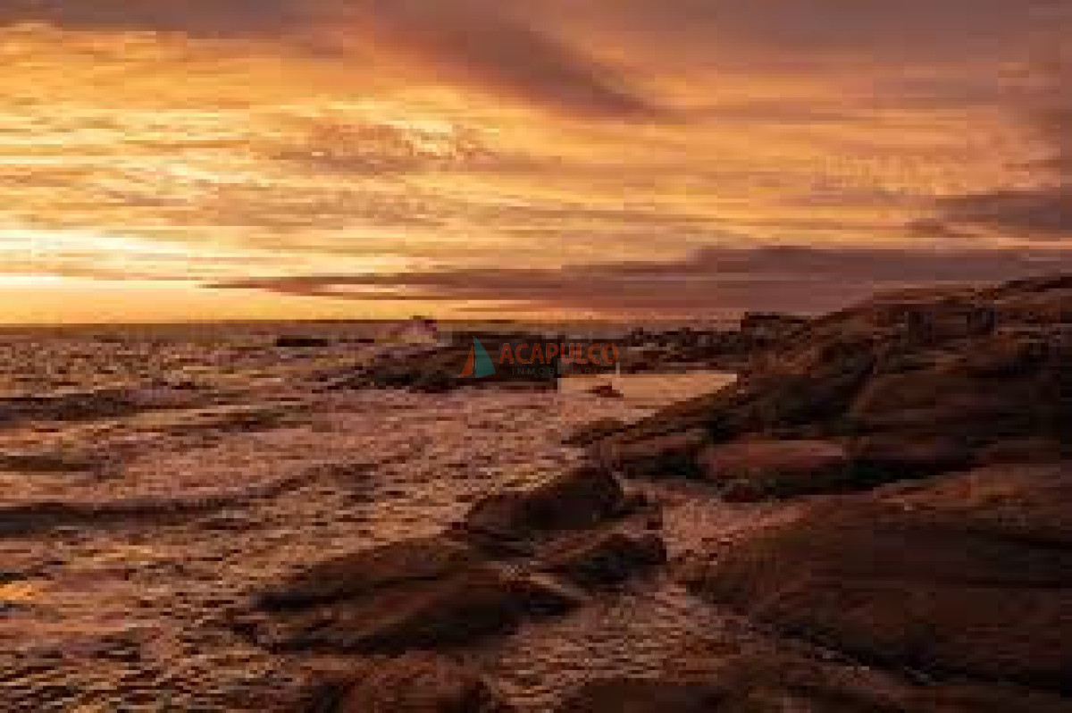 Terreno ID.6438 - VENDE TERRENO FRENTE A PLAYA MANSA!!