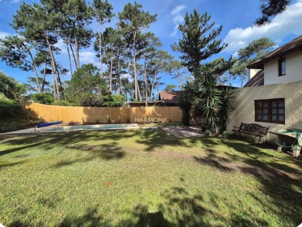 Casa ID.24 - Alquiler de Verano, 3 dormitorios, piscina climatizada, Pinares, Punta del Este
