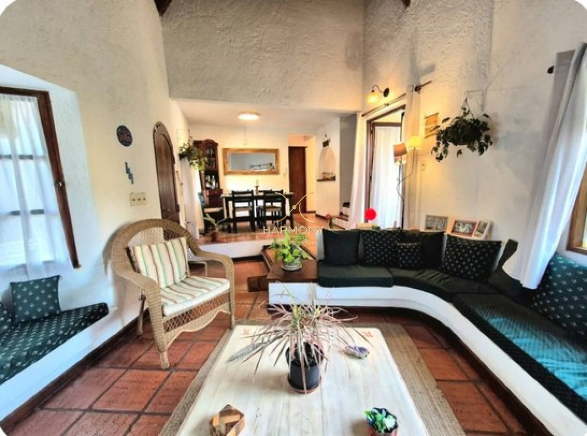 Casa ID.24 - Alquiler de Verano, 3 dormitorios, piscina climatizada, Pinares, Punta del Este