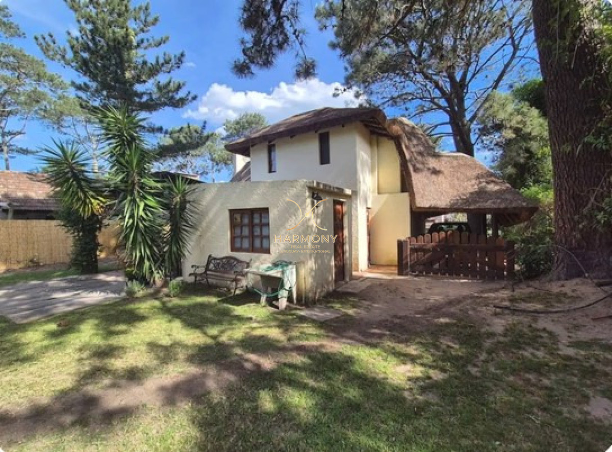 Casa ID.24 - Alquiler de Verano, 3 dormitorios, piscina climatizada, Pinares, Punta del Este