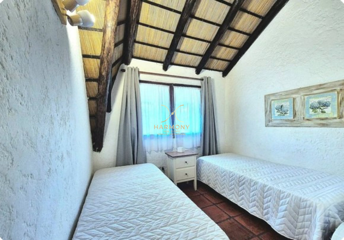 Casa ID.24 - Alquiler de Verano, 3 dormitorios, piscina climatizada, Pinares, Punta del Este