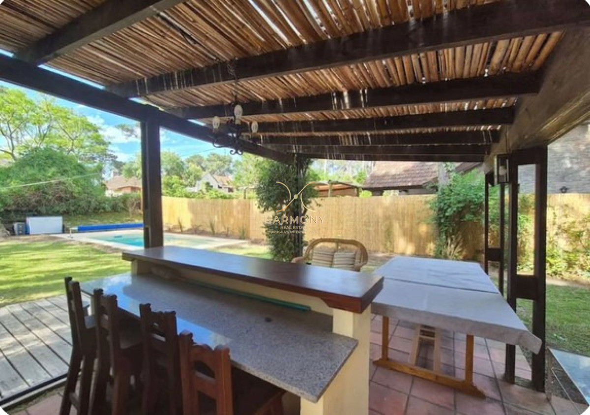 Casa ID.24 - Alquiler de Verano, 3 dormitorios, piscina climatizada, Pinares, Punta del Este