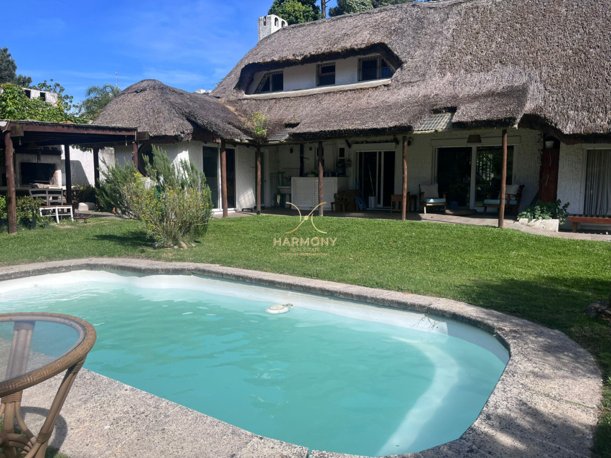 Casa ID.23 - Alquiler de verano, 3 dormitorios, piscina climatizada, Punta del Este