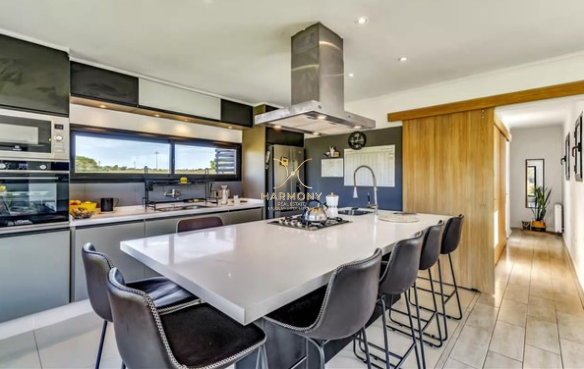 Casa ID.11 - Alquiler de verano, 6 dormitorios, El Quijote, La Barra, Punta del Este