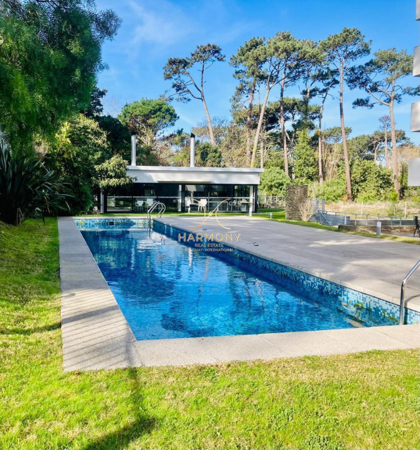 Apartamento ID.30 - Venta apartamento, 1 dormitorio, amplio balcon con vista, Playa Mansa, Punta del Este