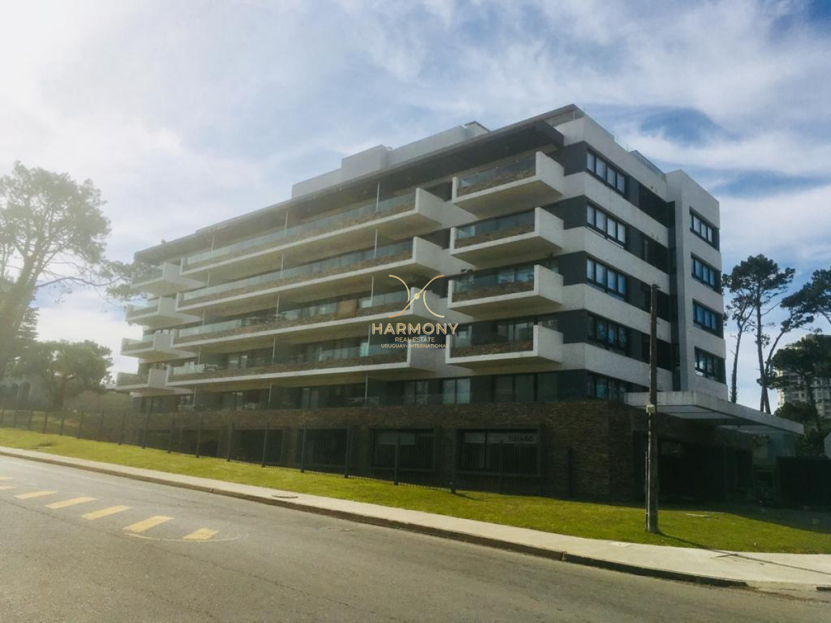 Apartamento ID.30 - Venta apartamento, 1 dormitorio, amplio balcon con vista, Playa Mansa, Punta del Este