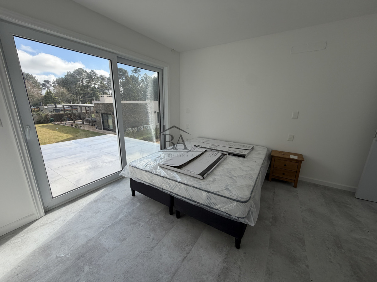 Casa ID.173 - Alquiler anual a estrenar 3 dormitorios Burnett