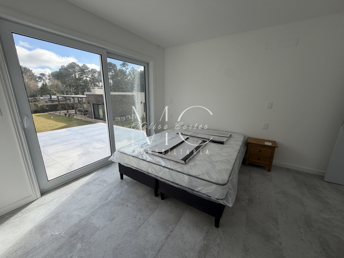 Casa ID.641 - Alquiler anual , a estrenar 3 dormitorios , 2 baños 