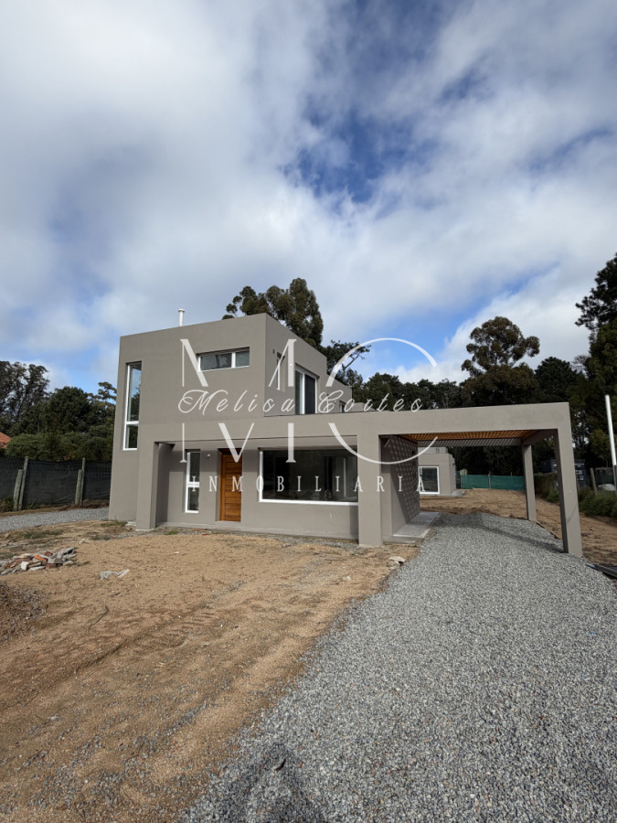 Casa ID.641 - Alquiler anual , a estrenar 3 dormitorios , 2 baños 