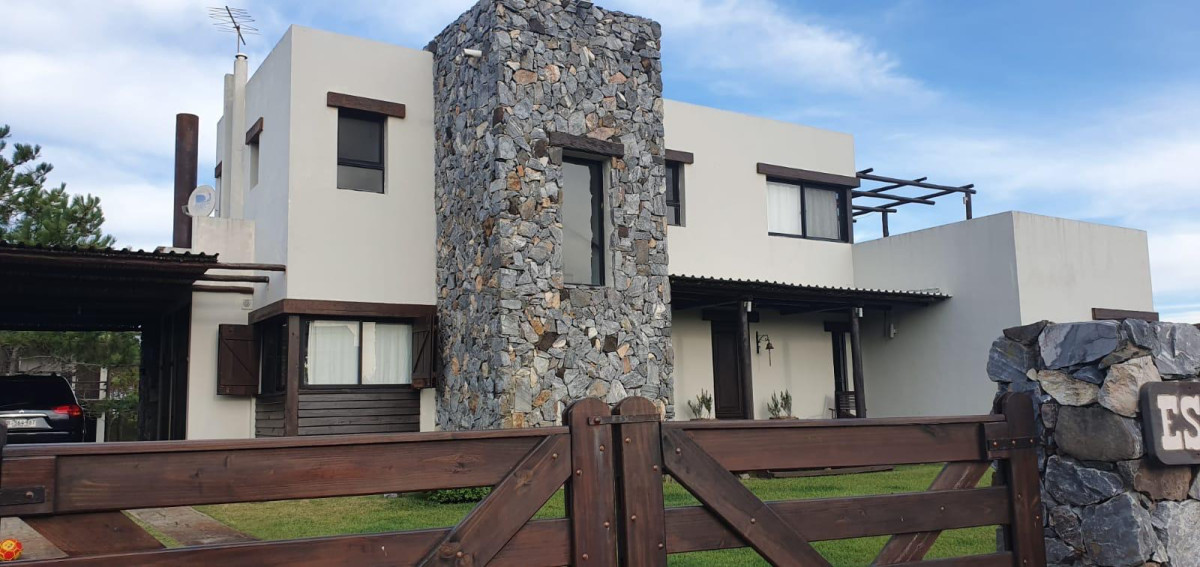 VENTA CHALET 5 DORM EN JOSE IGNACIO