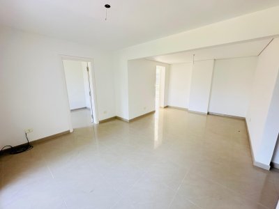 Apartamento en venta 2 dormitorios, Altos del Golf, Playa Brava!