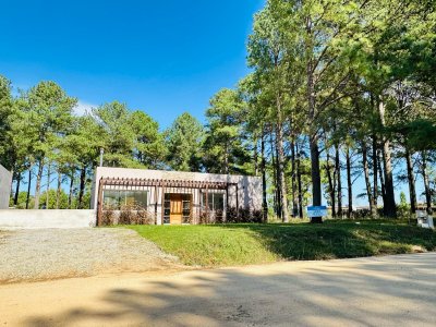 Casa de 3 dormitorios a estrenar en Chacras del Pinar 