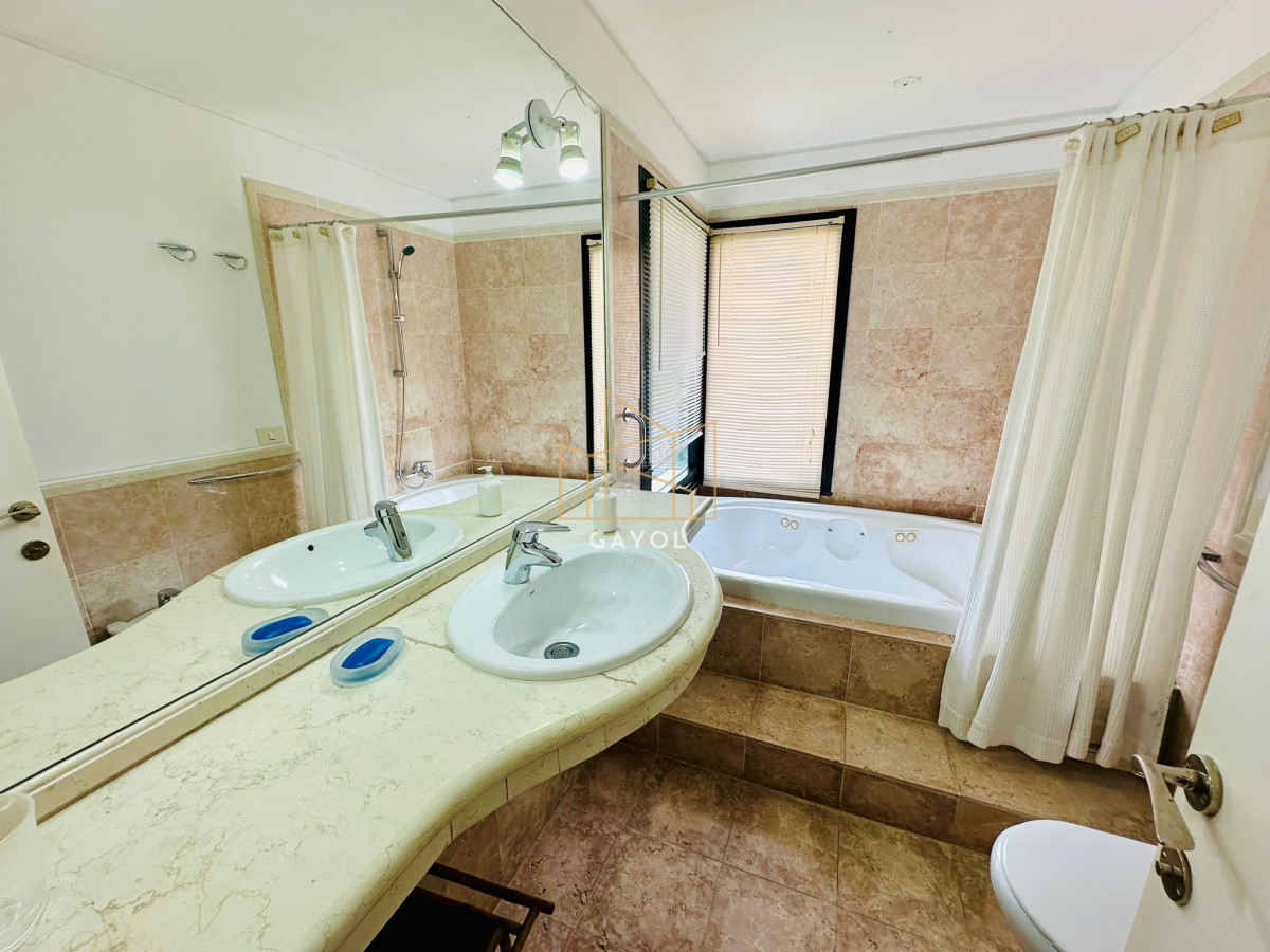 Apartamento ID.575 - Alquiler y venta tres dormitorios en rincón del indio