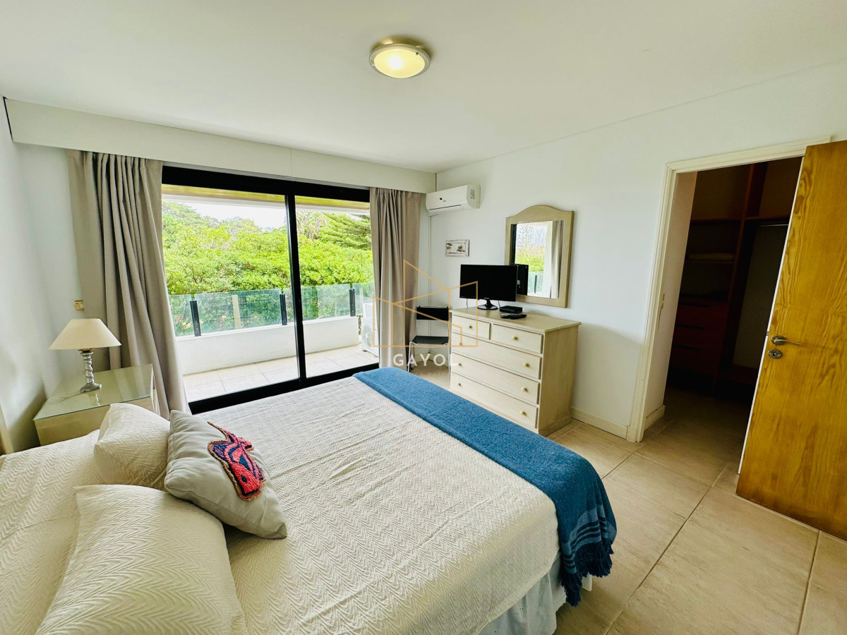 Apartamento ID.575 - Alquiler y venta tres dormitorios en rincón del indio