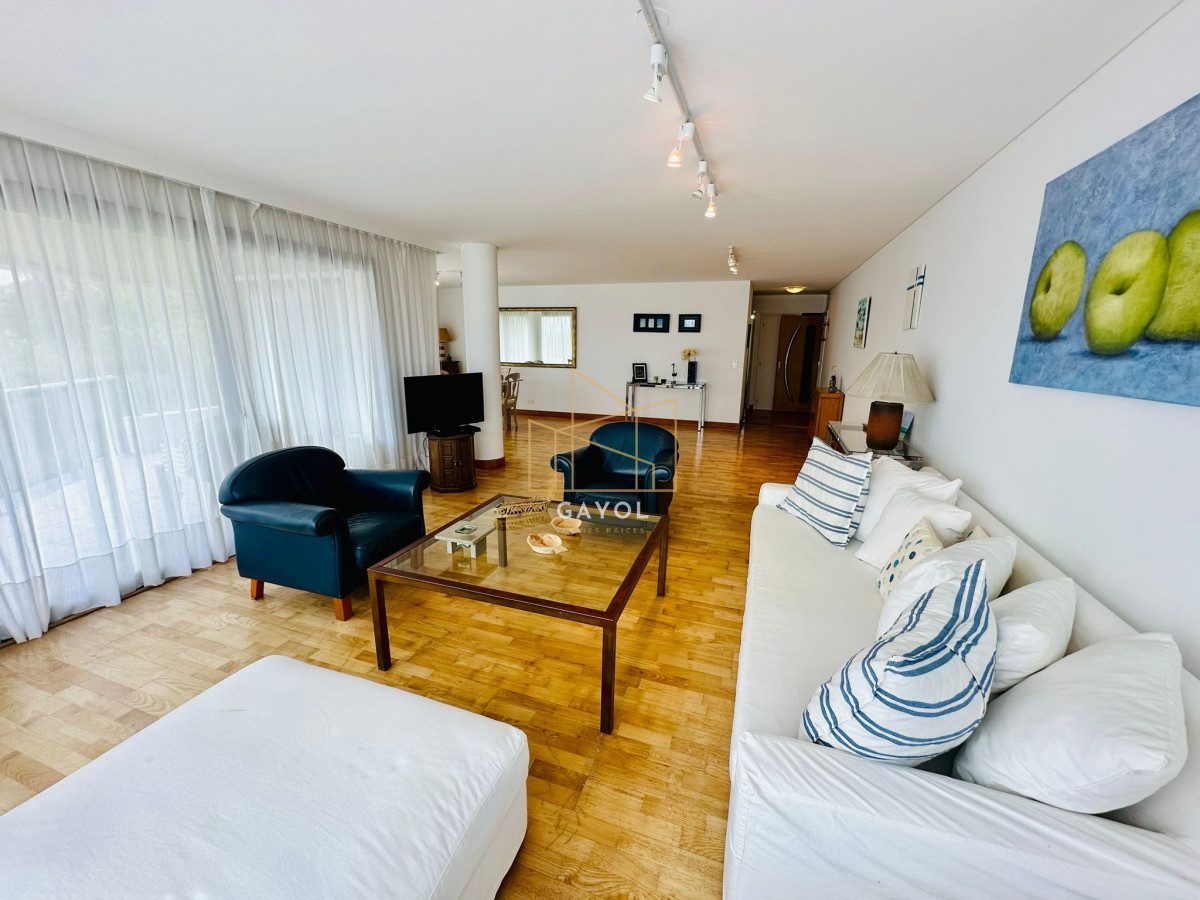 Apartamento ID.575 - Alquiler y venta tres dormitorios en rincón del indio
