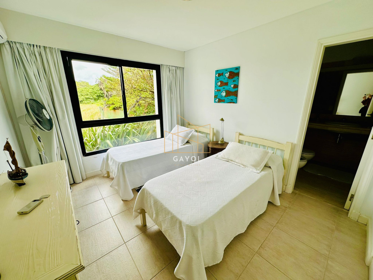 Apartamento ID.575 - Alquiler y venta tres dormitorios en rincón del indio
