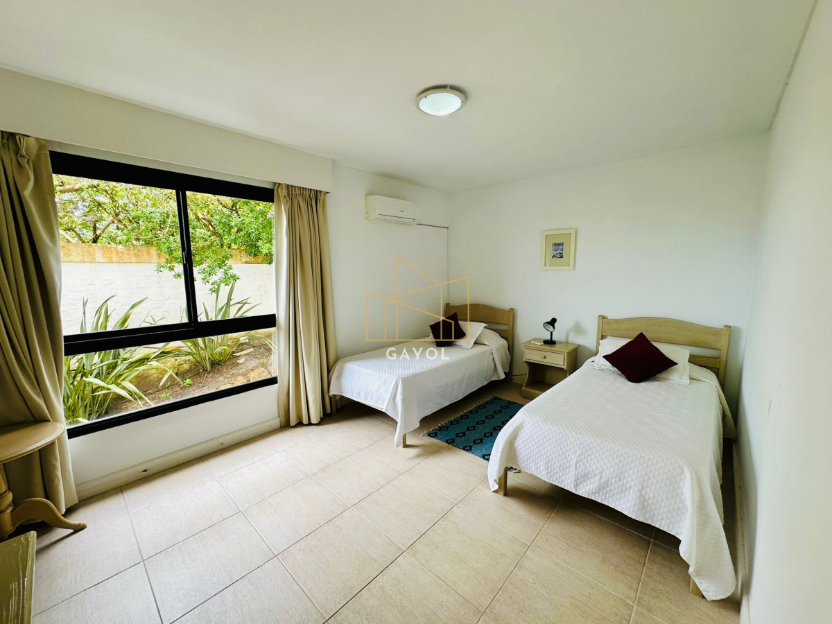 Apartamento ID.575 - Alquiler y venta tres dormitorios en rincón del indio