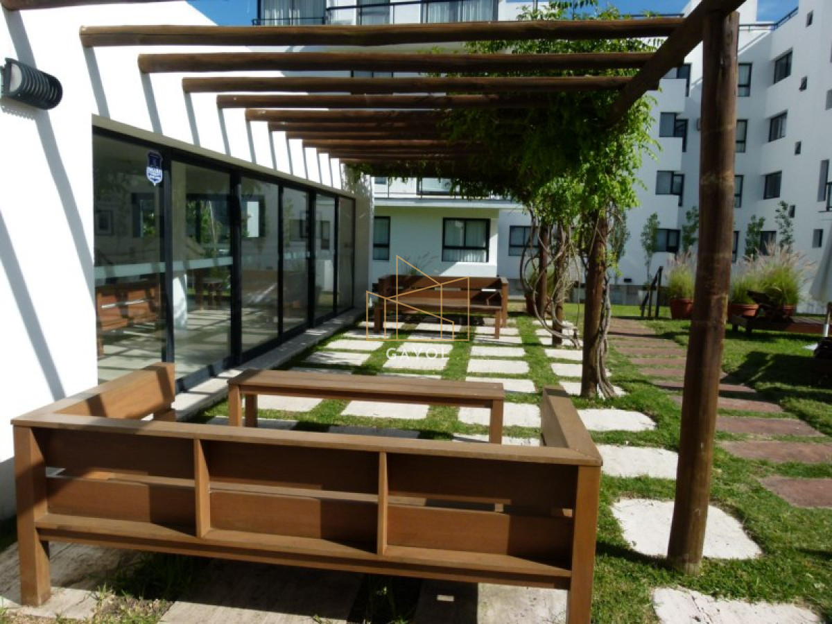 Apartamento ID.575 - Alquiler y venta tres dormitorios en rincón del indio