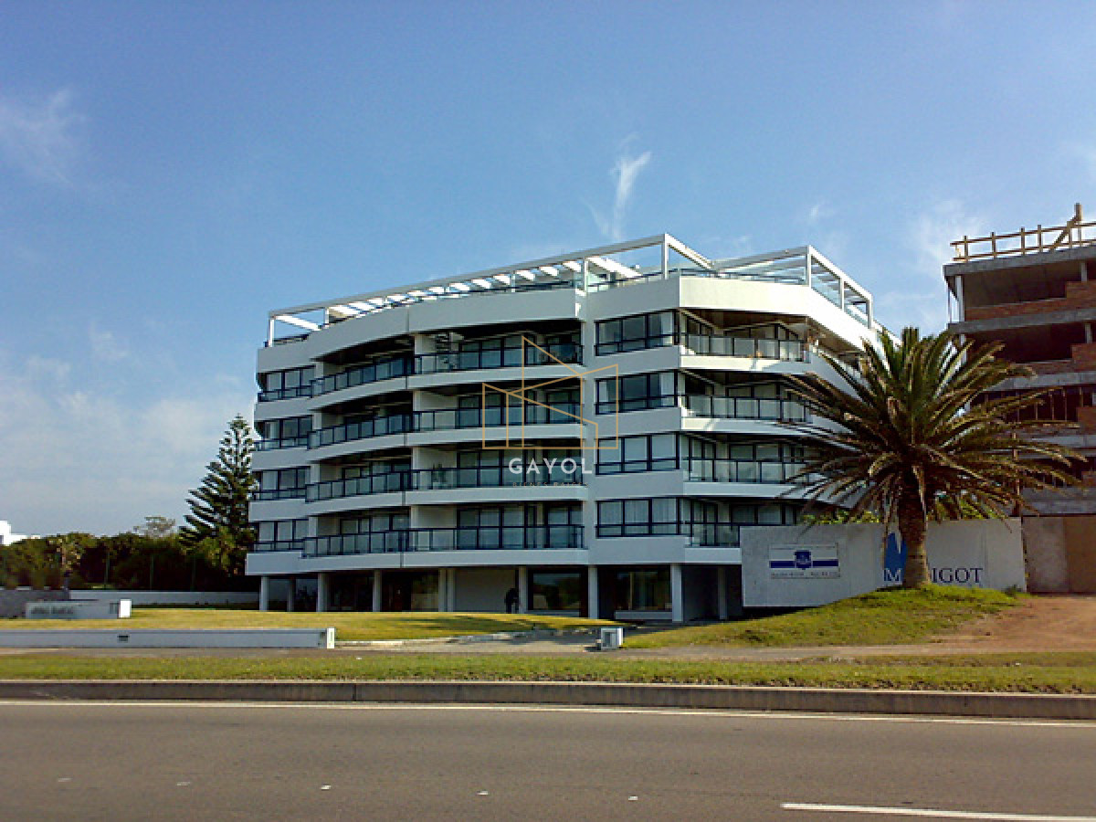 Apartamento ID.575 - Alquiler y venta tres dormitorios en rincón del indio