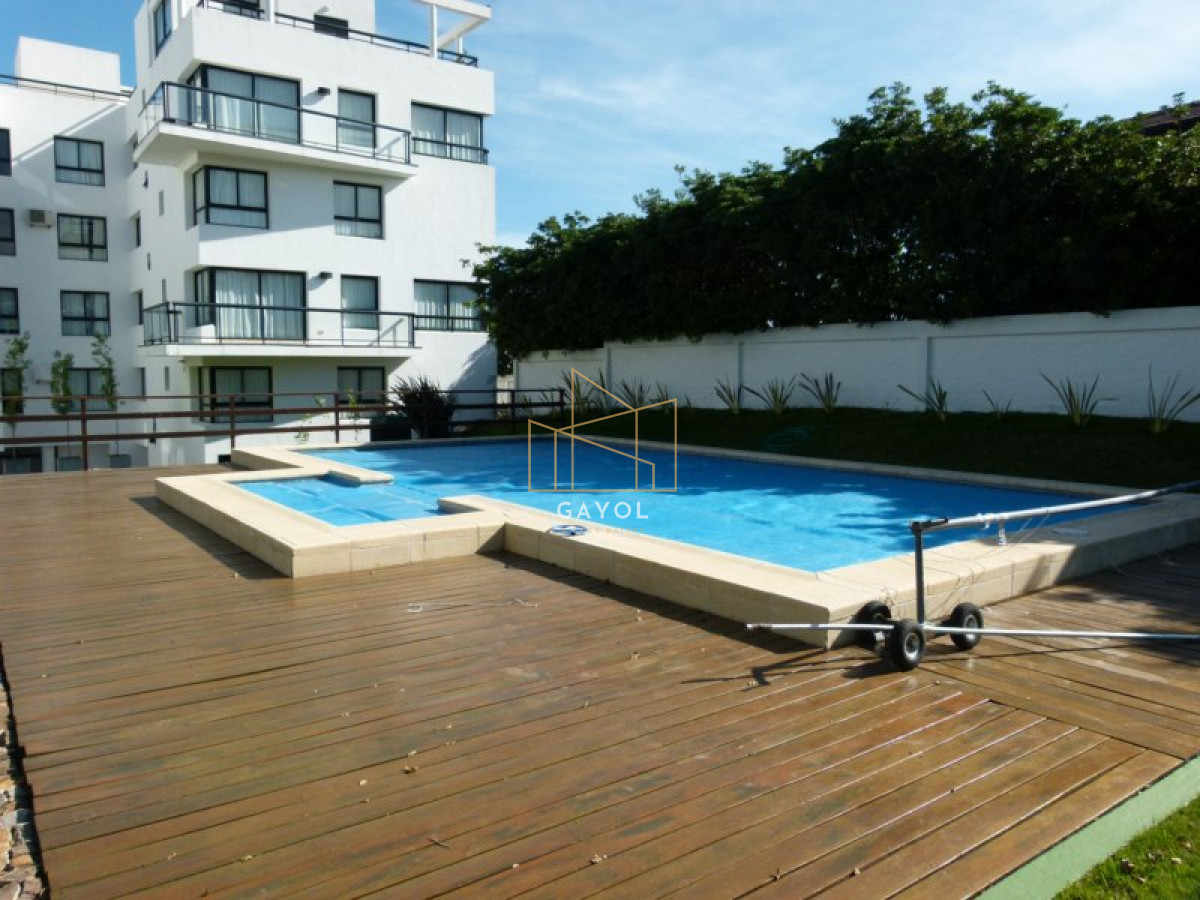Apartamento ID.575 - Alquiler y venta tres dormitorios en rincón del indio