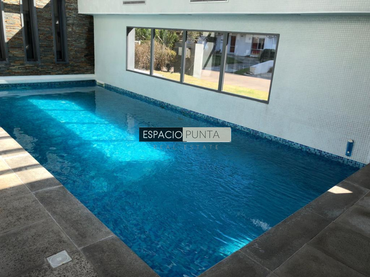 Apartamento ID.110 - Departamento en alquiler en playa brava