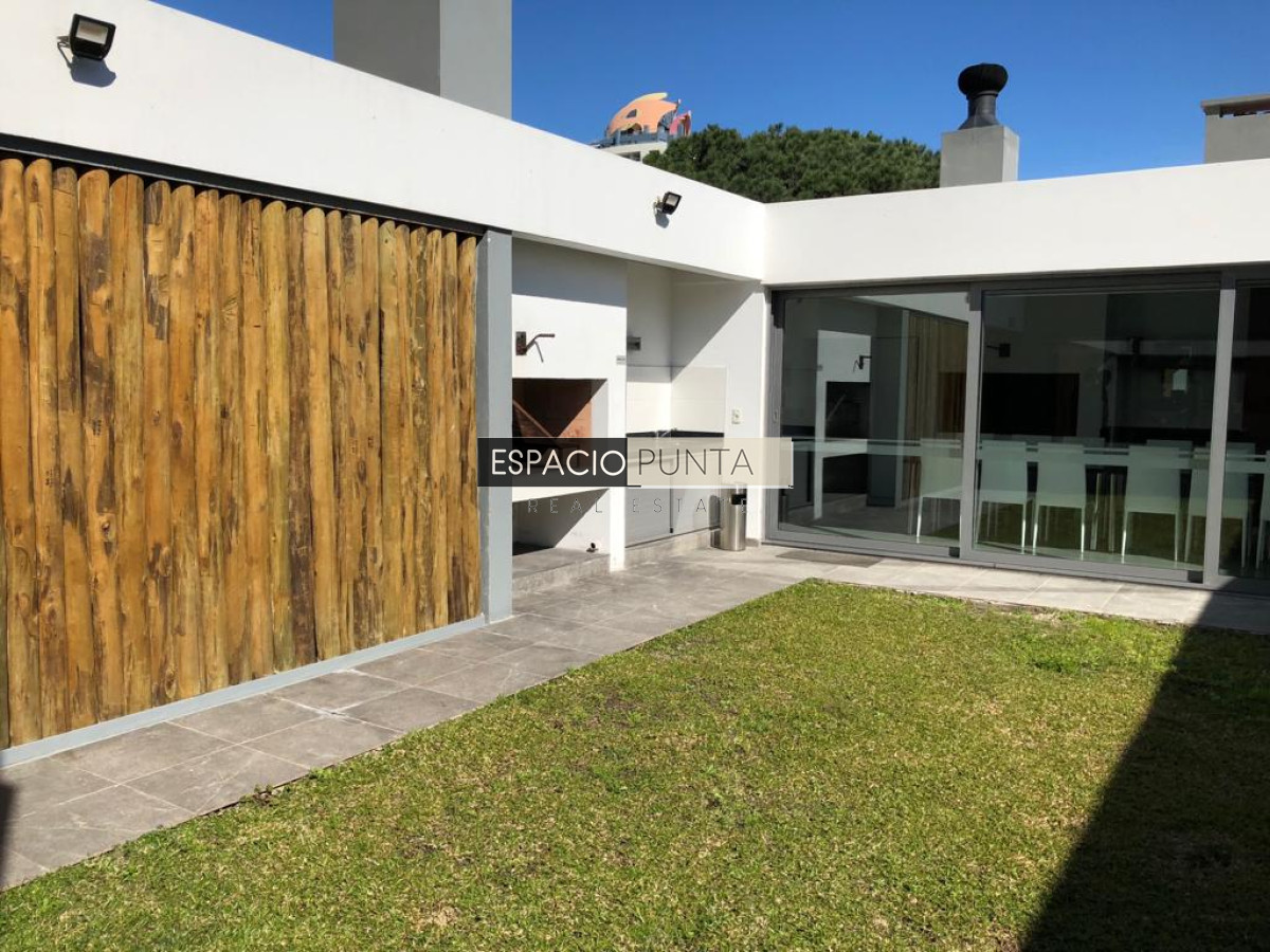 Apartamento ID.110 - Departamento en alquiler en playa brava