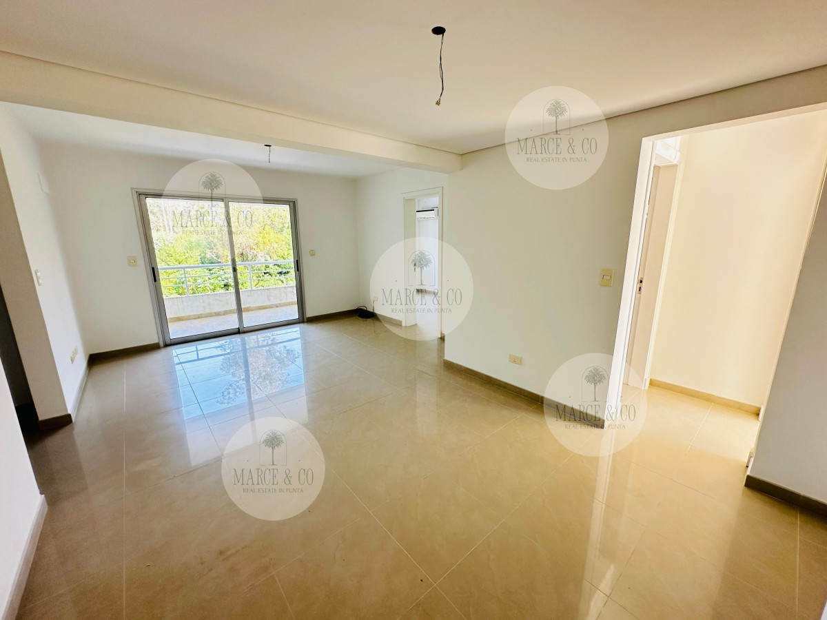 Apartamento ID.573 - Apartamento en venta 2 dormitorios, Altos del Golf, Playa Brava!