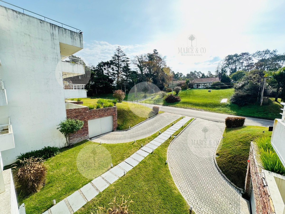 Apartamento ID.573 - Apartamento en venta 2 dormitorios, Altos del Golf, Playa Brava!