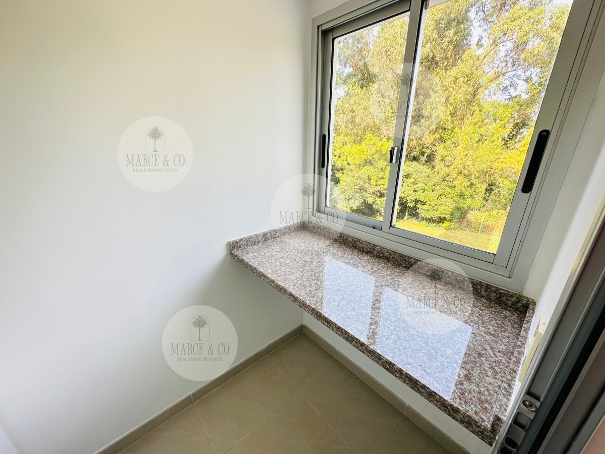 Apartamento ID.573 - Apartamento en venta 2 dormitorios, Altos del Golf, Playa Brava!