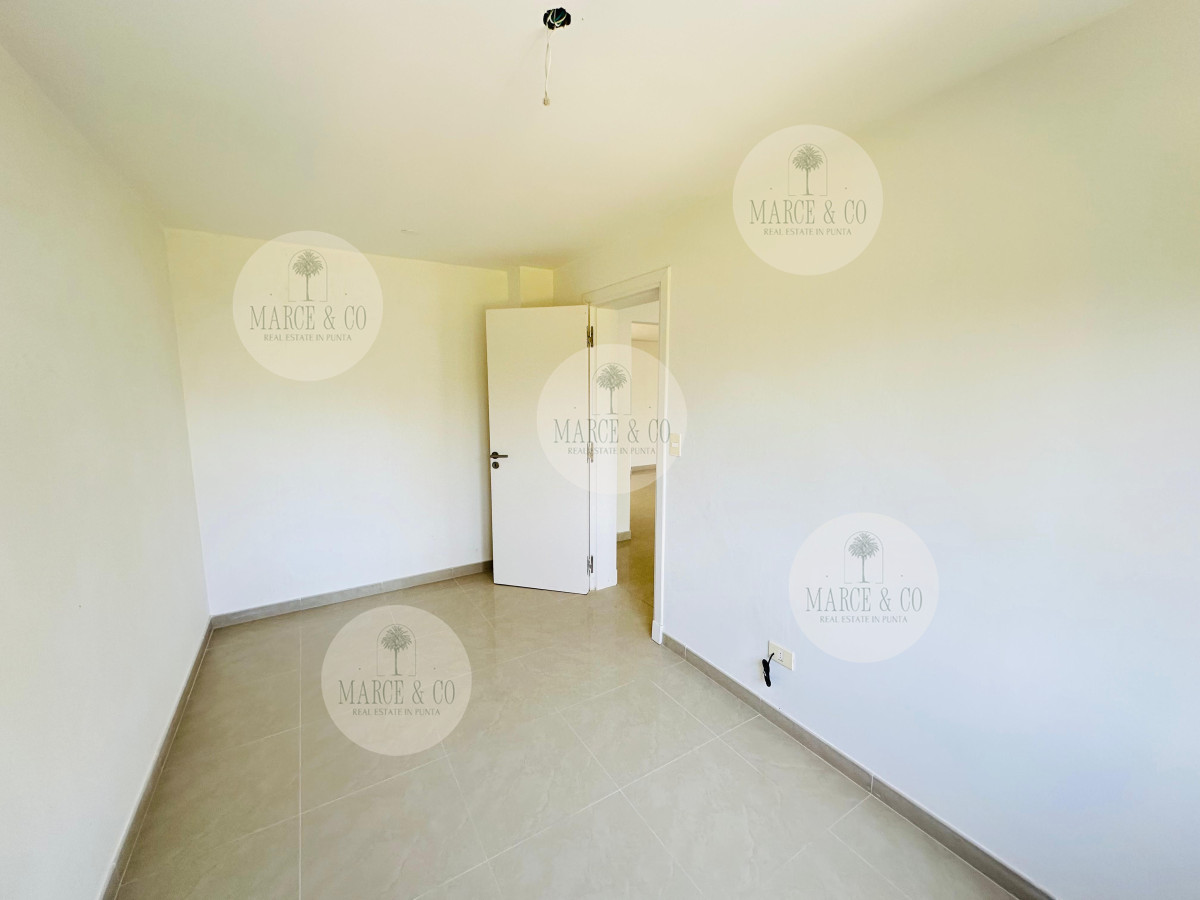 Apartamento ID.573 - Apartamento en venta 2 dormitorios, Altos del Golf, Playa Brava!