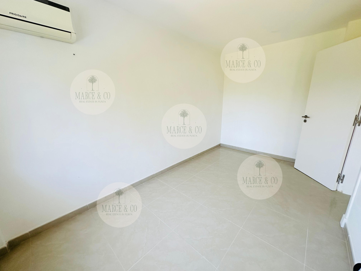 Apartamento ID.573 - Apartamento en venta 2 dormitorios, Altos del Golf, Playa Brava!