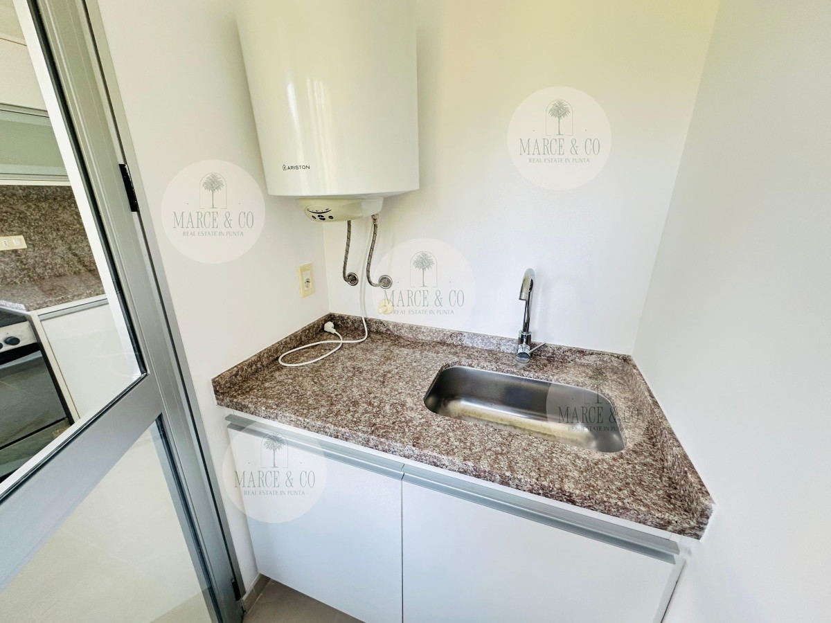 Apartamento ID.573 - Apartamento en venta 2 dormitorios, Altos del Golf, Playa Brava!