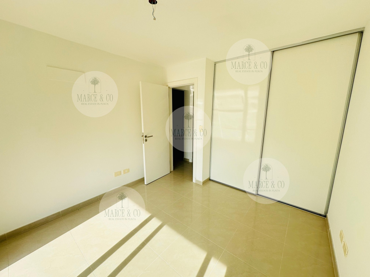 Apartamento ID.573 - Apartamento en venta 2 dormitorios, Altos del Golf, Playa Brava!